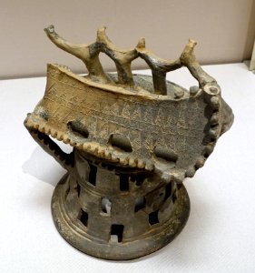 Stand for horn-shaped cups, Korea, Three Kingdoms period (Silla), 400s-500s AD, ceramic - Tokyo National Museum - Tokyo, Japan - DSC08164