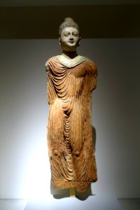 Standing Buddha, Shorchuk, Nakshatra Cave, 6th century AD, painted clay - Ethnological Museum, Berlin - DSC01707