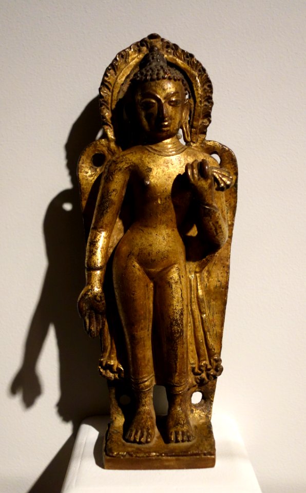 Standing Buddha, Nepal, 10th or 11th century, gilt bronze - Cincinnati Art Museum - DSC03214