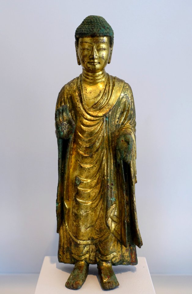 Standing Buddha, probably the Buddha Shakyamuni, China, Northern Qi to Sui dynasty, 550 to early 600s AD, gilt bronze - Arthur M. Sackler Museum, Harvard University - DSC00858