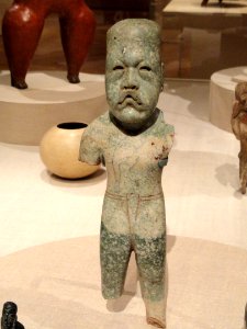 Standing Figurine, 800-400 BC, Olmec, Veracruz, Mexico, found near the Coatzacoalcos River, green hornfels and cinnabar - Art Institute of Chicago - DSC00298