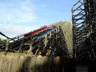 Stampida lift hill
