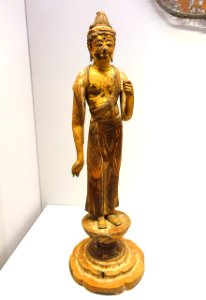 Standing Arya-Avalokiteshvara (Sho Kannon bosatsu), Japan, from Kofuku-ji, Nara, Heian period, 12th century AD, wood, polychrome, gold leaf - Arthur M. Sackler Museum, Harvard University - DSC01160