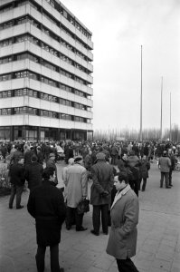 Stakingen in Amsterdam, uitgebreid ivm conflict om metaal-CAO stakende arbei, Bestanddeelnr 925-3886