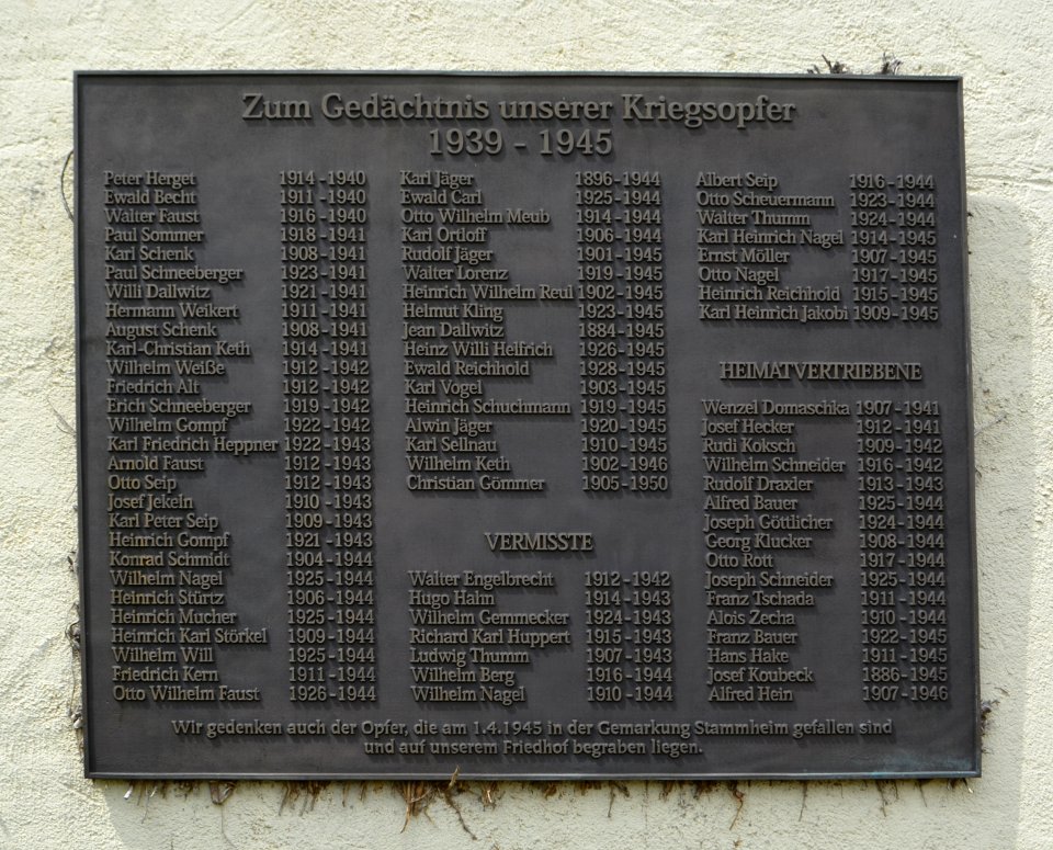 Stammheim, Hanauer Straße, Ehrenmal, Tafel
