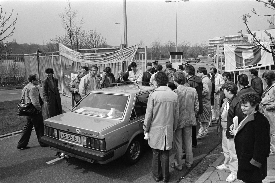 Staking omroeppersoneel tegen afwijzing omroep CAO postende stakers, Bestanddeelnr 933-2983