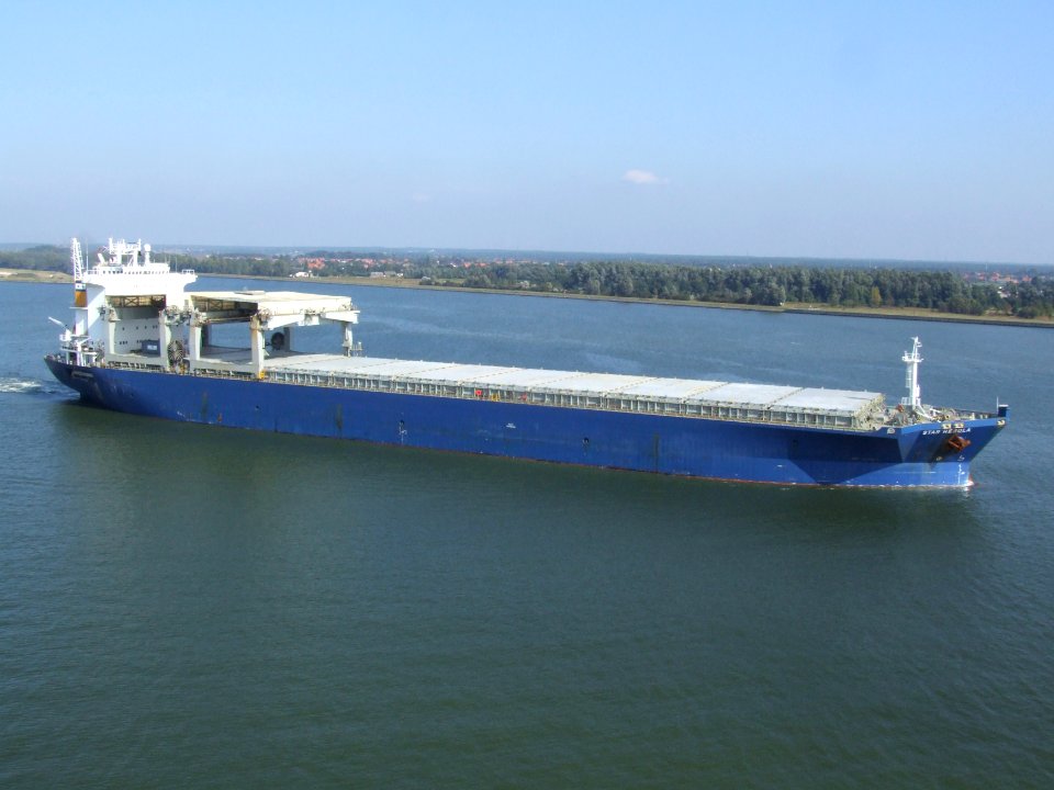 Star Herdla p6 Port of Antwerp 25-Jan-2005
