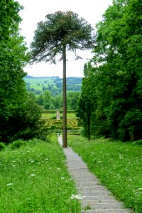 Stairs to the maze - Chatsworth House - Derbyshire, England - DSC03621