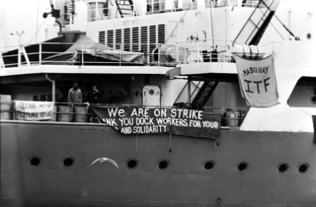 Staking op schip Tropwind, Bestanddeelnr 929-9925