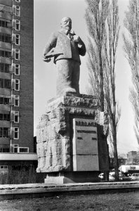 Standbeeld van de architect H.P. Berlage op het Victoriaplein in Amsterdam. Het , Bestanddeelnr 920-1308