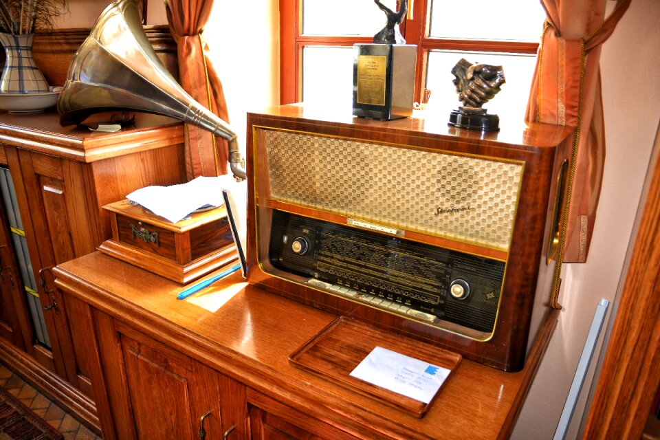 Reception old gramophone turntable