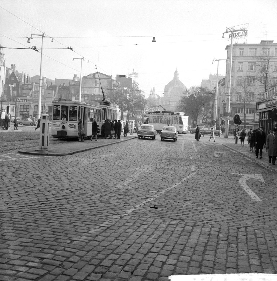 Stakingen in Belgie, de rijdende trams op de Keizerlei te Antwerpen, Bestanddeelnr 911-9572