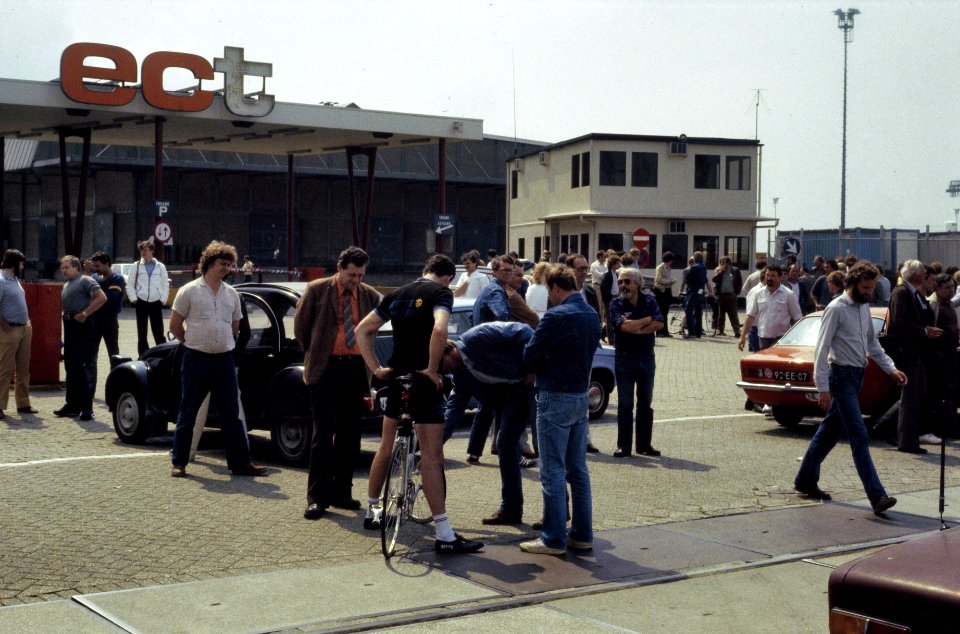 Staking Rotterdams havenbedrijf ECT, o.a. blokkade toegangspoorten, Bestanddeelnr 253-8740