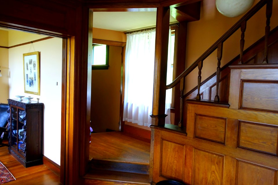 Stairs and hall - Naulakha - Dummerston, Vermont - DSC06788