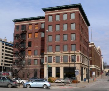 Standard Oil bldg (Omaha) from SE 2