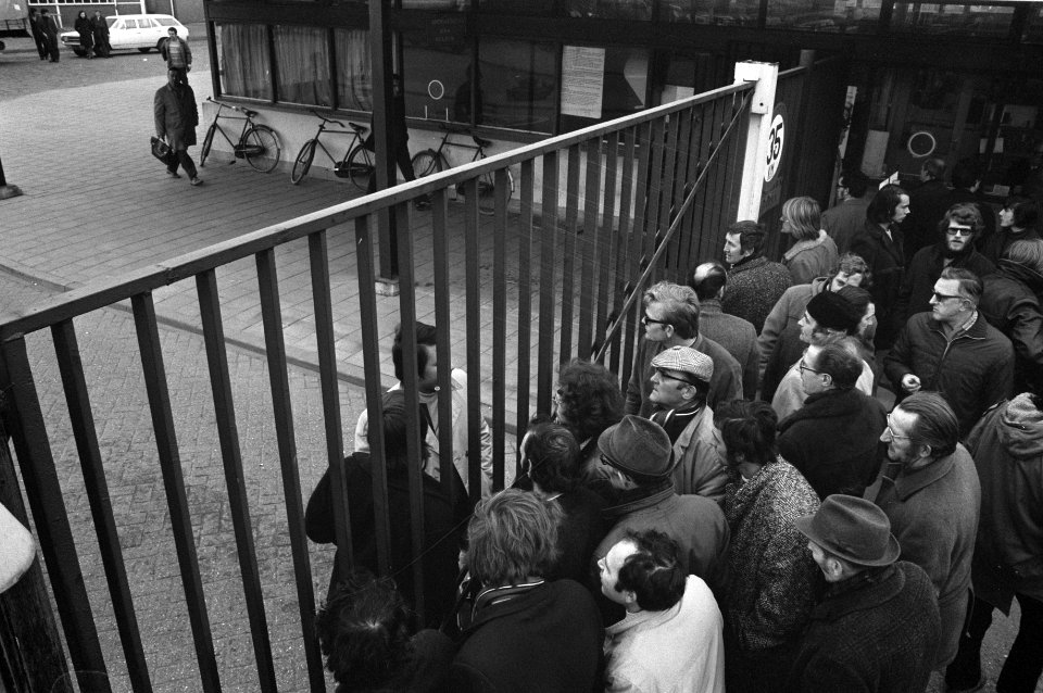 Stakingen in Amsterdam, uitgebreid ivm conflict om metaal-CAO stakende arbei, Bestanddeelnr 925-3884