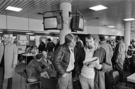Staking omroeppersoneel tegen afwijzing omroep CAO stakers in Drafcentrum, Bestanddeelnr 933-2978