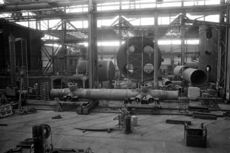 Staking bij Bronswerk, verlaten fabriek (interieur) Bronswerk, Bestanddeelnr 927-1696