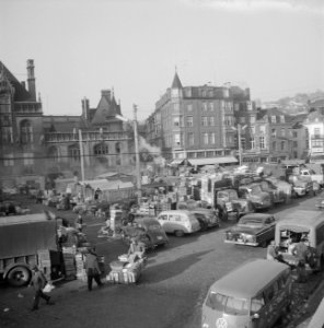 Staking te Luik, overzicht groentemarkt, Bestanddeelnr 911-9674
