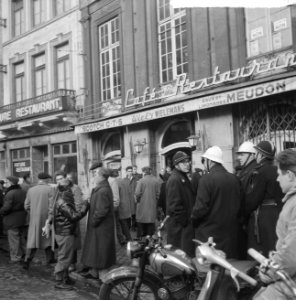 Staking te Luik, agenten voor cafe, Bestanddeelnr 911-9680