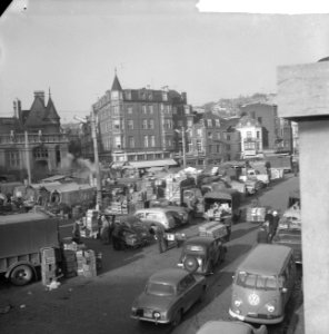 Staking te Luik, overzicht van groentemarkt, Bestanddeelnr 911-9683