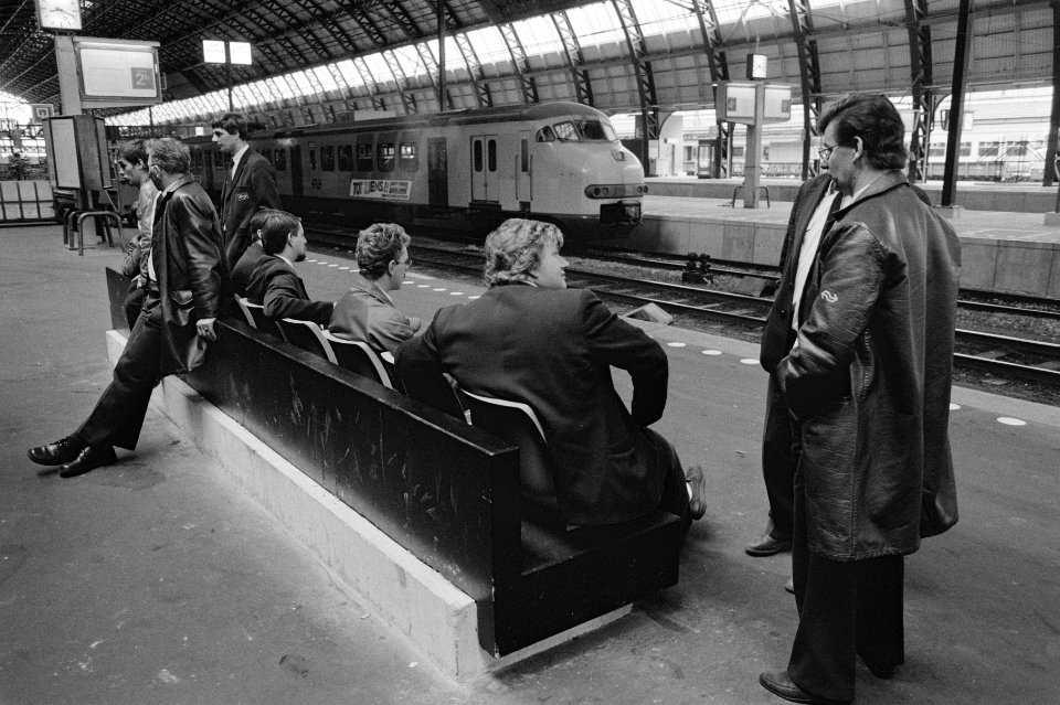 Staking bij NS wegens uitblijven CAO-accoord stakende NS-ers op Centraal Statio, Bestanddeelnr 933-6576