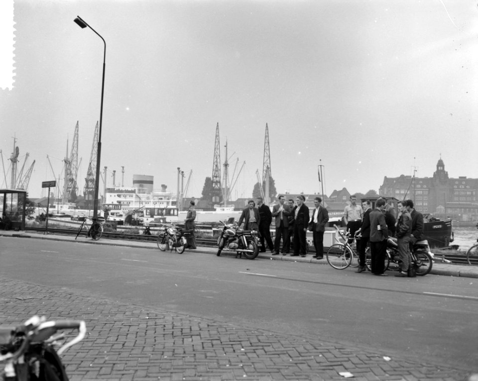 Staking in de Amsterdamse haven, Bestanddeelnr 911-4904