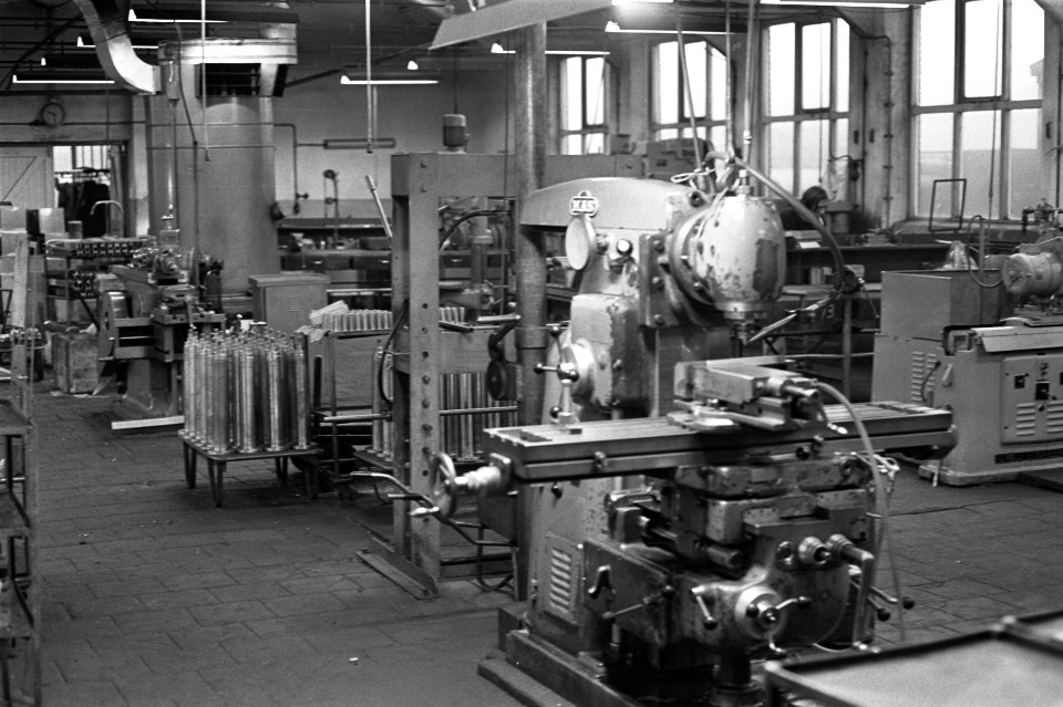 Staking in machinefabriek NV Lomefa te Hoorn voor het vakbondstientje. Fabriek, Bestanddeelnr 923-1916