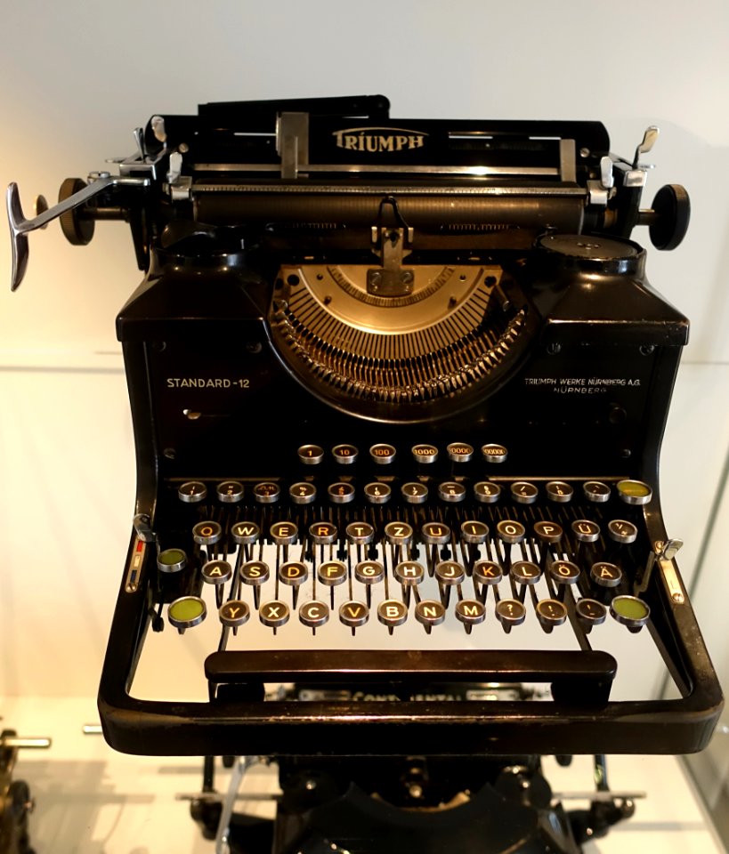 Standard 12 typewriter, Model 27 44 56, Triumph-Adler AG, Nuremberg, 1935-1940, sheet iron, steel, rubber - Germanisches Nationalmuseum - Nuremberg, Germany - DSC02397