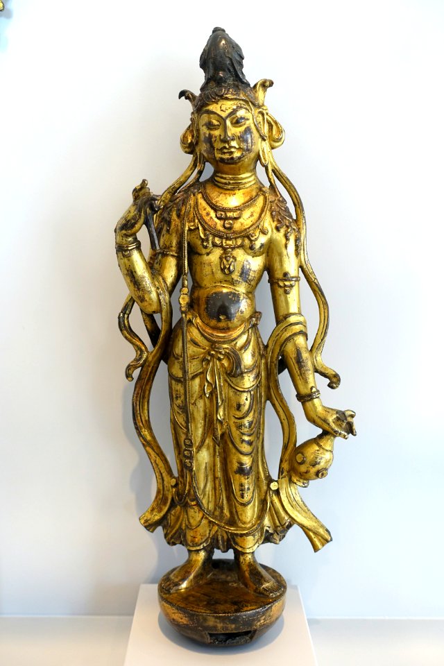 Standing Buddhist Monk in an Attitude of Worship, China, Eastern Wei to Northern Qi dynasty, 550-600 AD, gilt bronze - Arthur M. Sackler Museum, Harvard University - DSC00863