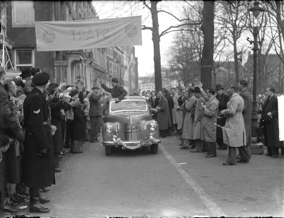 Start tulpenralley in Den Haag, Bestanddeelnr 903-9146