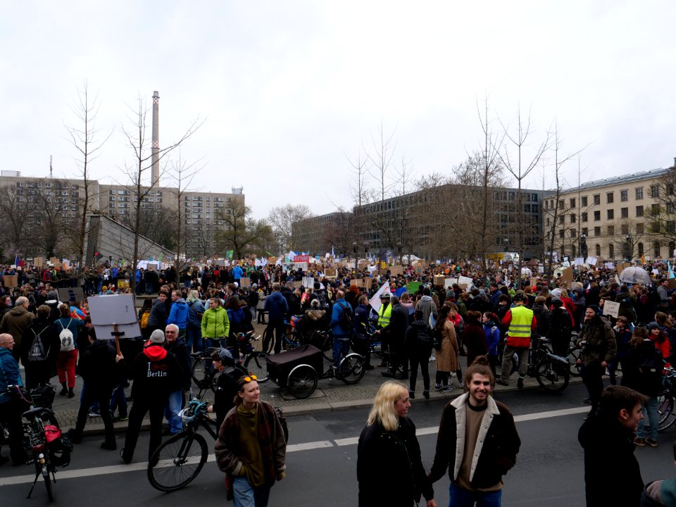 Start of the FridaysForFuture demonstration Berlin 29-03-2019 03