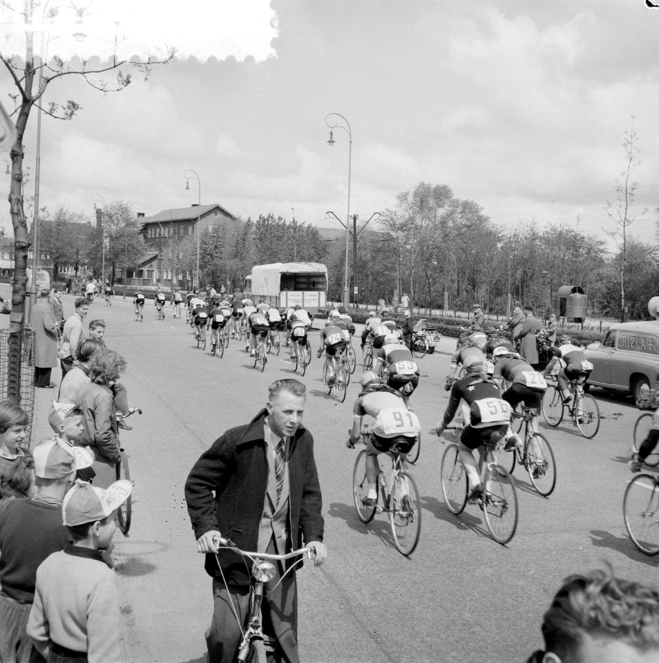 Start Ronde van het IJsselmeer , Meeuwenlaan, Bestanddeelnr 907-1508