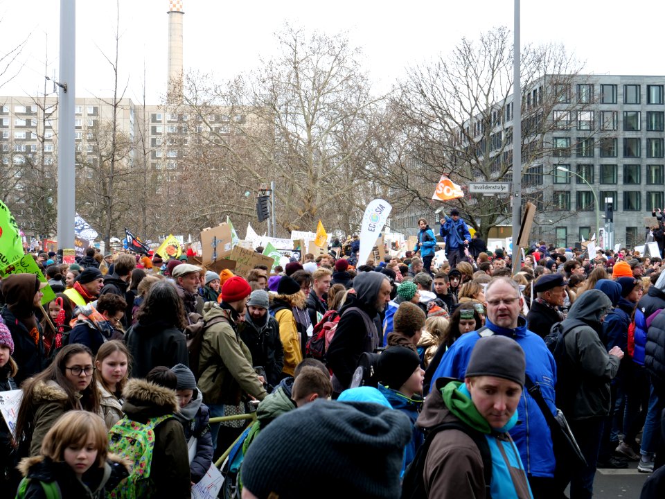 Start of the FridaysForFuture demonstration Berlin 15-03-2019 16