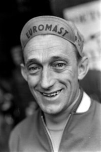 Start Olympias Tour op Rembrandtplein, nummer 34 Wout Wagtmans (kop), Bestanddeelnr 920-3427