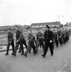 Start Rotterdamse avondvierdaagse Jeugdbrandweer, Bestanddeelnr 912-5958