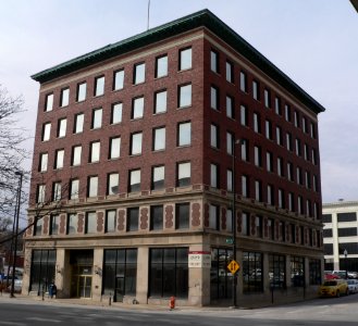 Standard Oil bldg (Omaha) from NE 1
