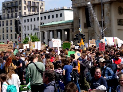 Start of the FridaysForFuture protest Berlin 24-05-2019 03