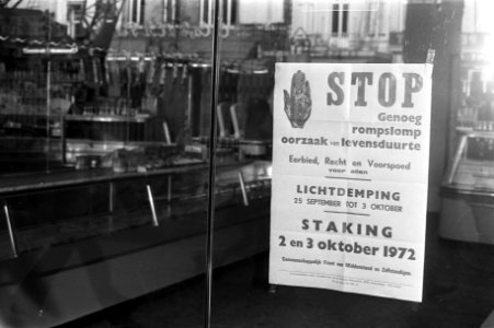 Staking Belgische middenstand, stakingsaankondiging op raam, Bestanddeelnr 925-9271