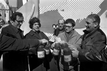 Start Amsterdam helpt Hanoi op Dam, v.l.n.r. Lammers, Han de Leeuw, Pelle Mug en, Bestanddeelnr 926-2757