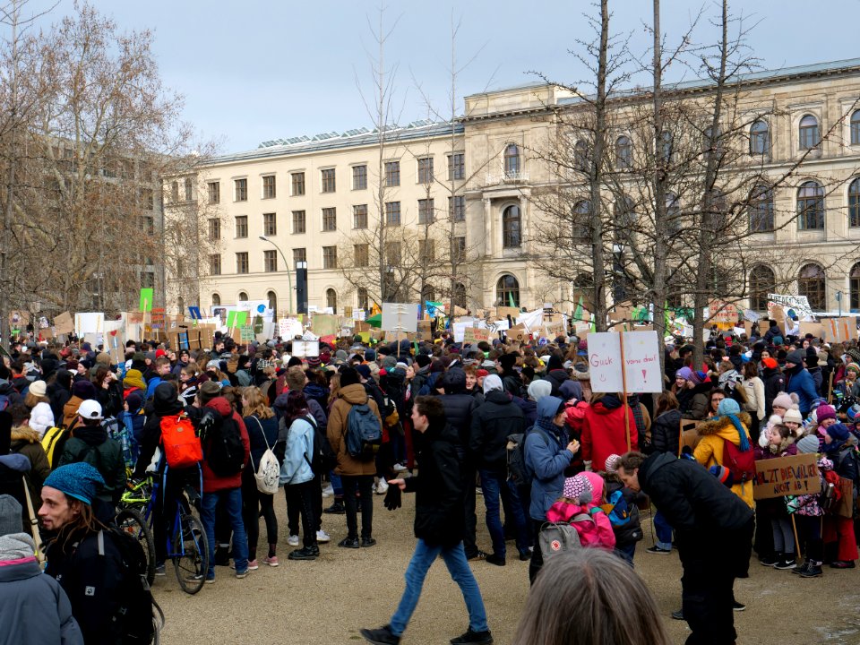 Start of the FridaysForFuture Demonstration 25-01-2019 Berlin 07