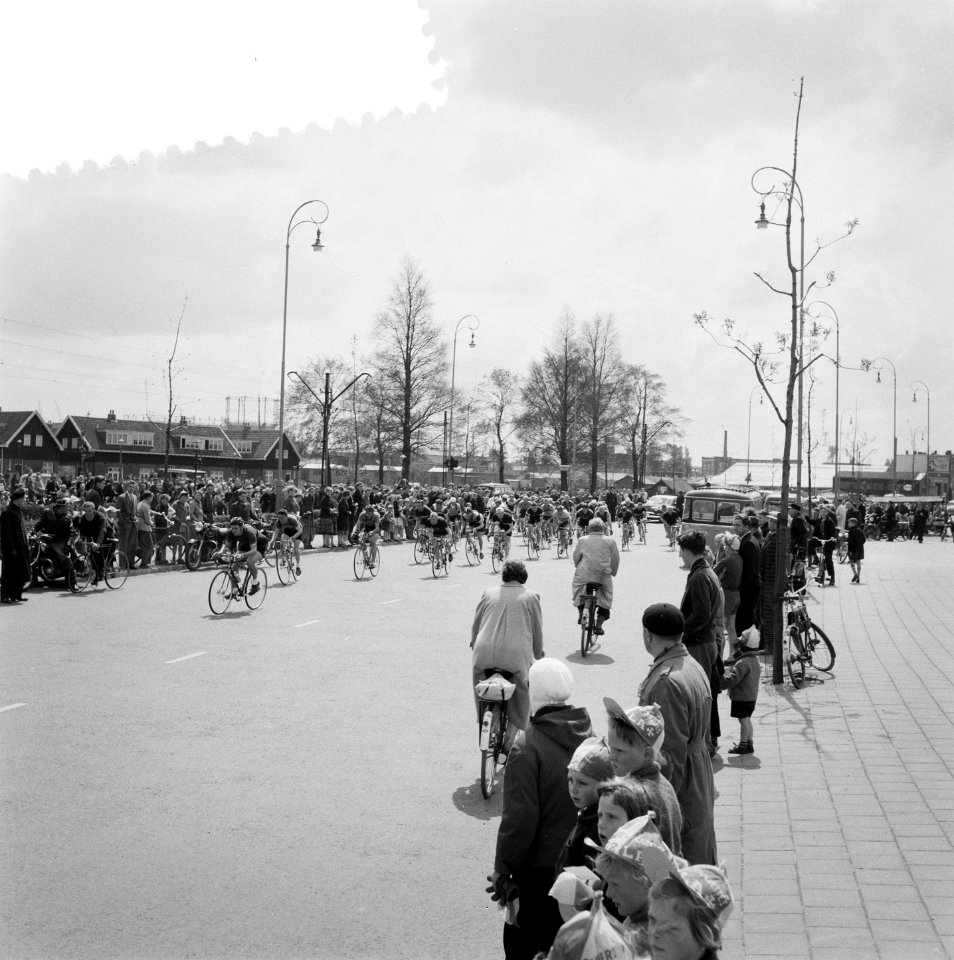 Start Ronde van het IJsselmeer , Meeuwenlaan, Bestanddeelnr 907-1507