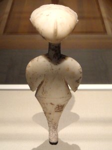 Stargazer, statuette of a woman, about 3000 BC, early bronze age, perhaps western Anatolia, marble - Cleveland Museum of Art - DSC08090