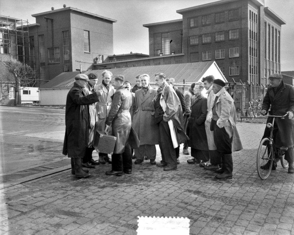 Staking melkfabriek De Ommelanden Groningen debatten. Terugsturen werkwillige, Bestanddeelnr 905-3474