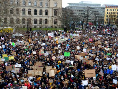 Start of the FridaysForFuture demonstration Berlin 15-03-2019 view from top 15