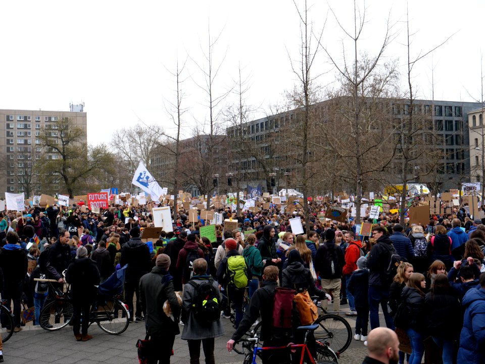 Start of the FridaysForFuture demonstration Berlin 29-03-2019 16