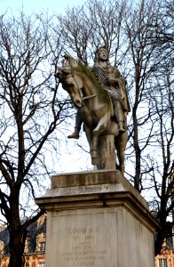 Statue Louis XIII Square Louis XIII Paris 27122012 1