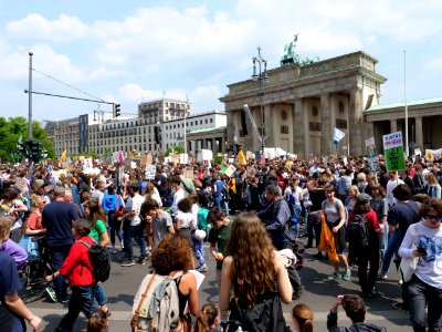 Start of the FridaysForFuture protest Berlin 24-05-2019 02