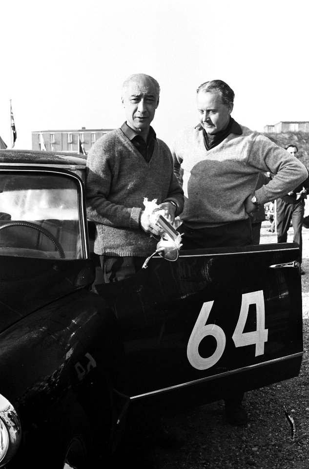 Start Tulpenrallye te Noordwijk, M Gatsonides en J E Landweer met hun Citroë…, Bestanddeelnr 915-0782