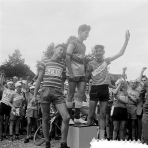 Start Tour de Frats in Arnhem Op het erepodium, Bestanddeelnr 908-7961